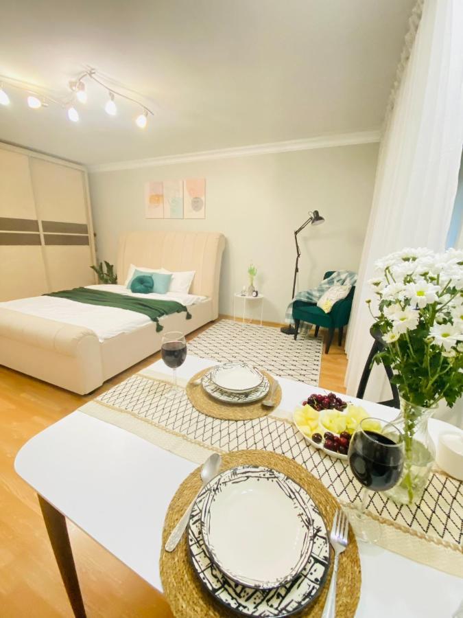 Like Home Apartments Timiryazev Street Almaty Ngoại thất bức ảnh